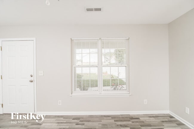 Building Photo - 1403 Rosebay Ct