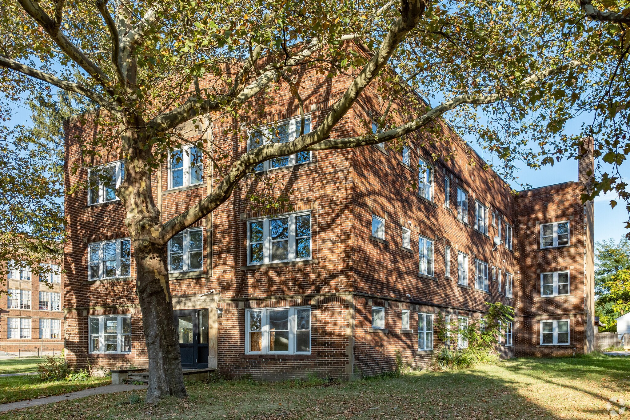 3635 Bosworth Rd Cleveland, OH 44111 – photo 4