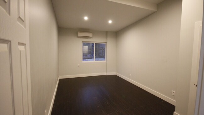 Foto del edificio - 318 Bedford Ave