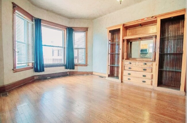 Foto del edificio - 4Br Home Near West Warren Blvd in Chicago