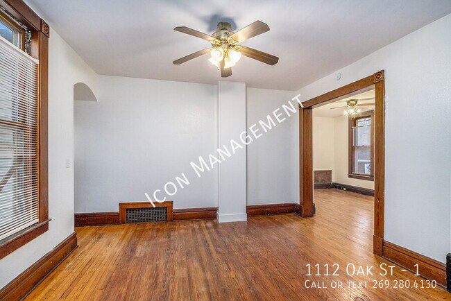 Foto del edificio - 1112 Oak St