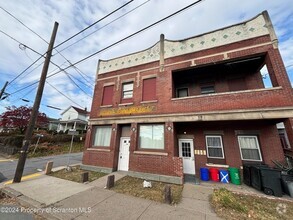 Building Photo - 1301 Main St