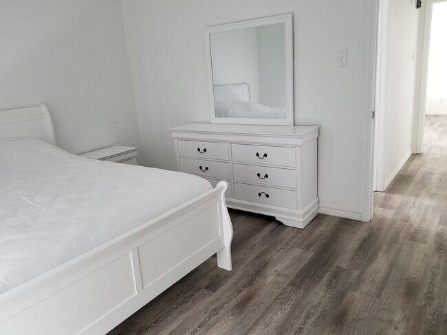 Foto del edificio - 5750 Phoenix Dr