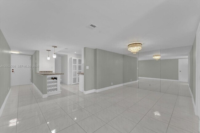 Foto del edificio - 812 Briny Ave