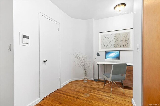 Building Photo - 225 E 47th St