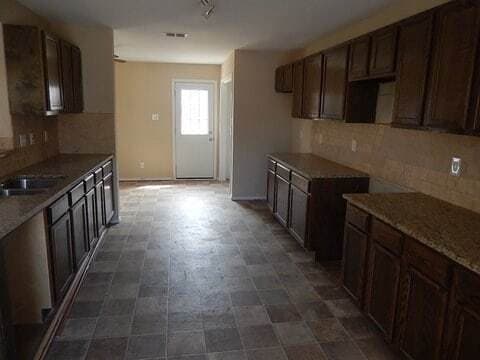 Foto del edificio - 10818 Sharondale Ln