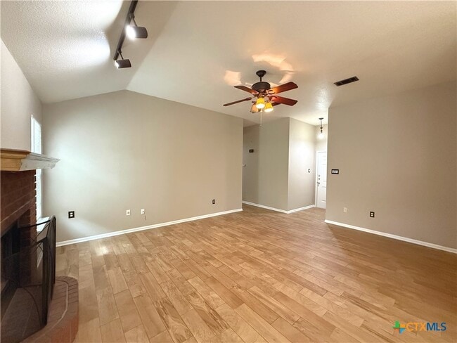 Foto del edificio - 1002 Northern Dancer Dr