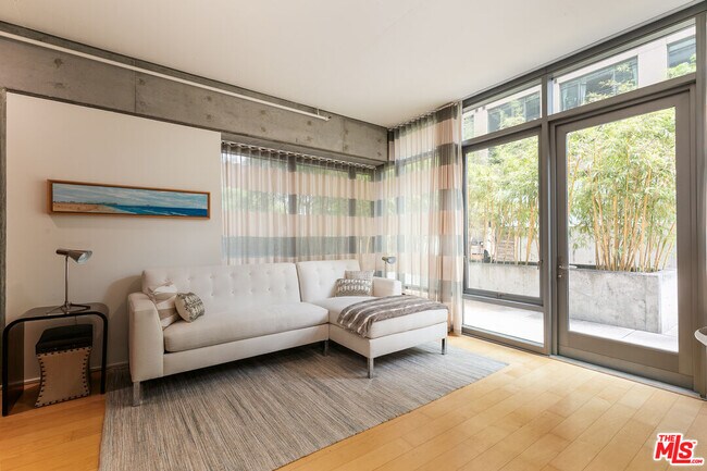 Foto del edificio - 1100 S Hope St