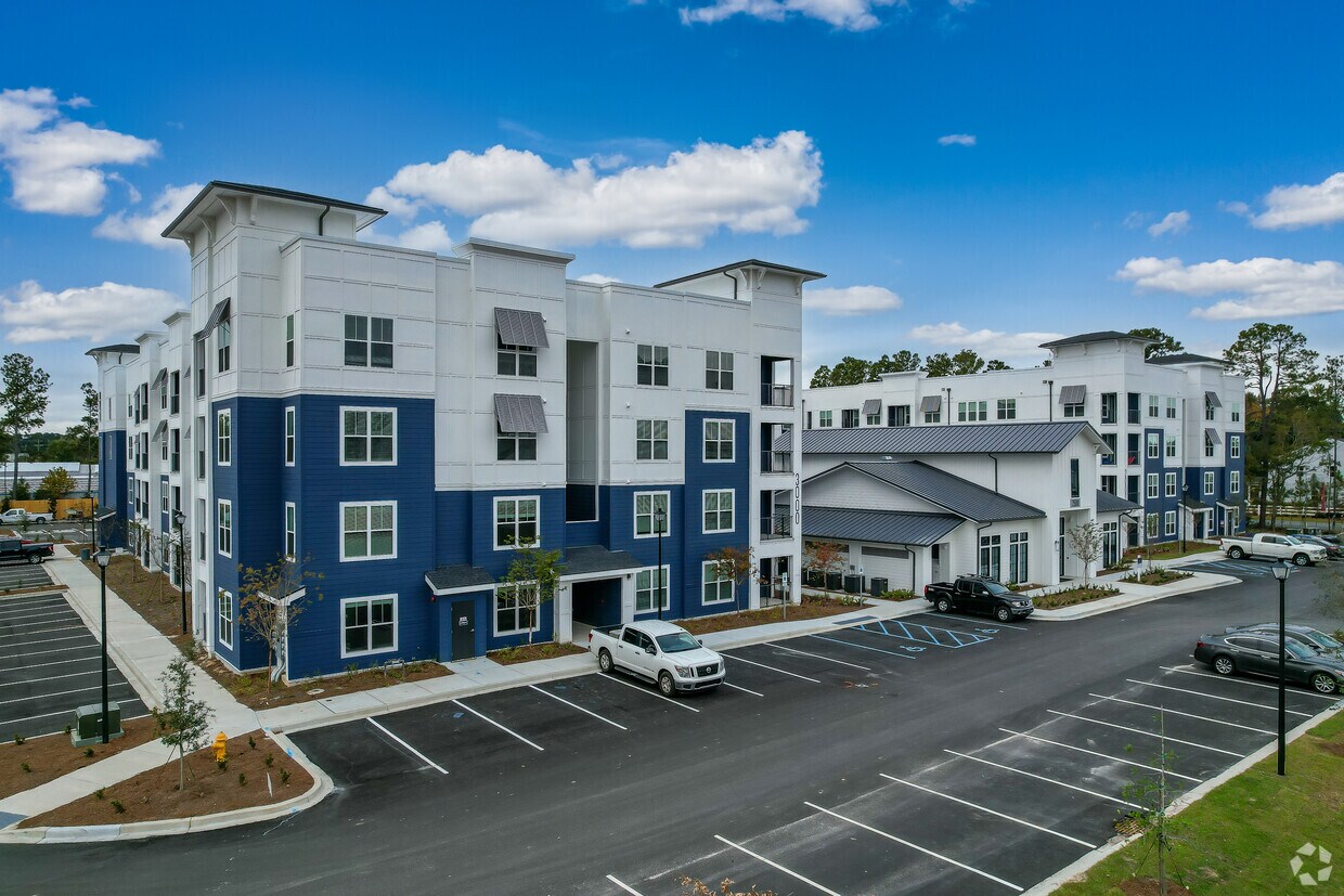 Atlantic on Main 2500 Gault Way Summerville, SC Apartments for Rent