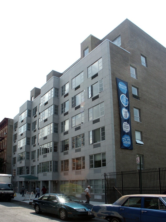 Building Photo - Deco East