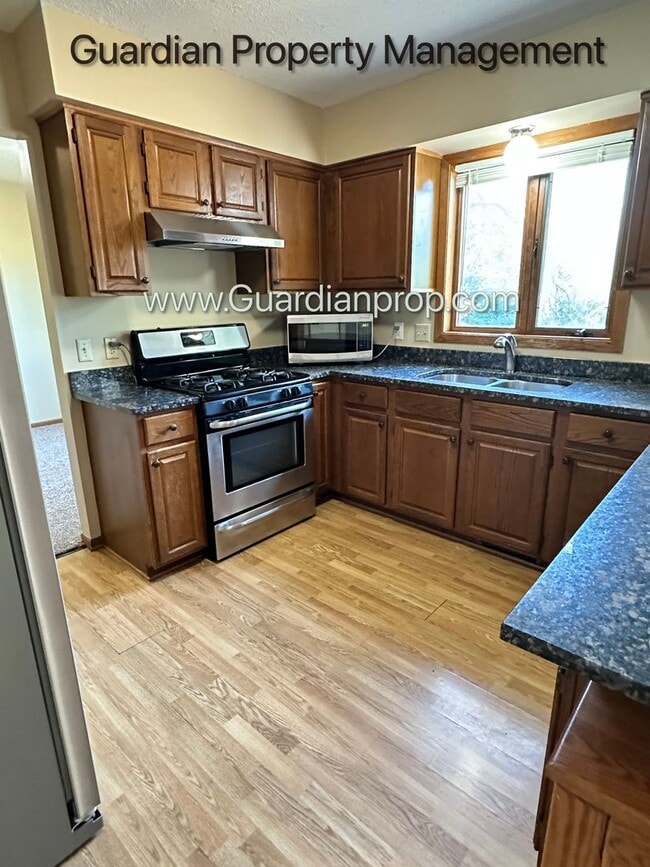 Building Photo - Rosemount Single Family Home, Corner lot, ...