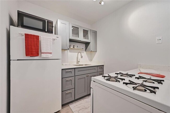 Foto del edificio - 1111 W 10th St