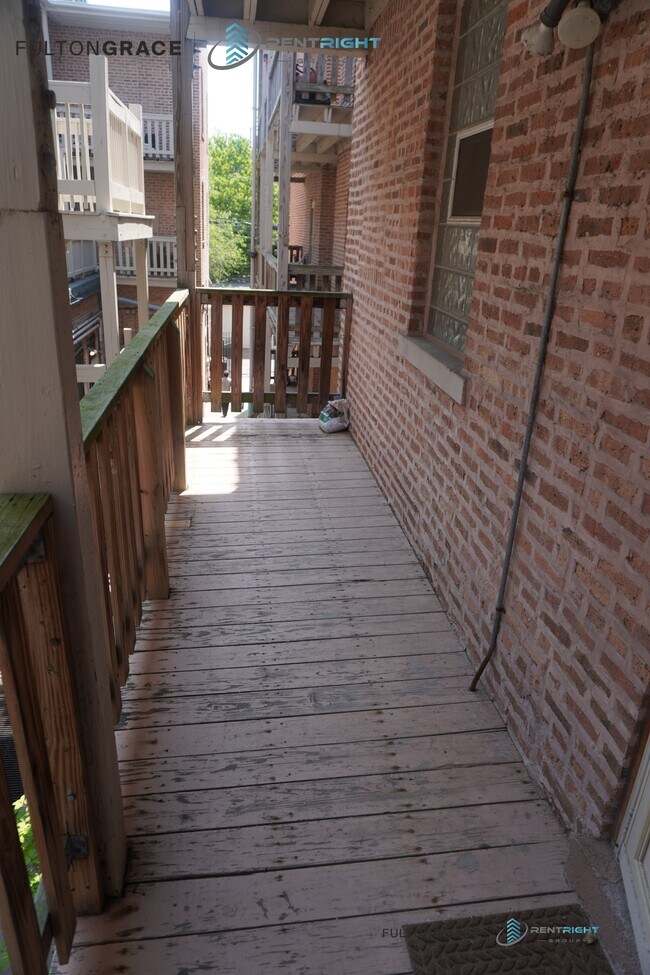 Foto del edificio - 6355 N Lakewood Ave