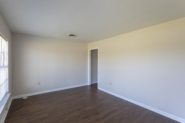 Building Photo - 4270 Amherst