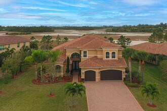 Building Photo - 7733 Maywood Crest Dr