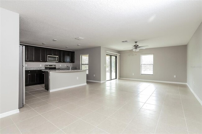 Building Photo - 163 Violet Ct