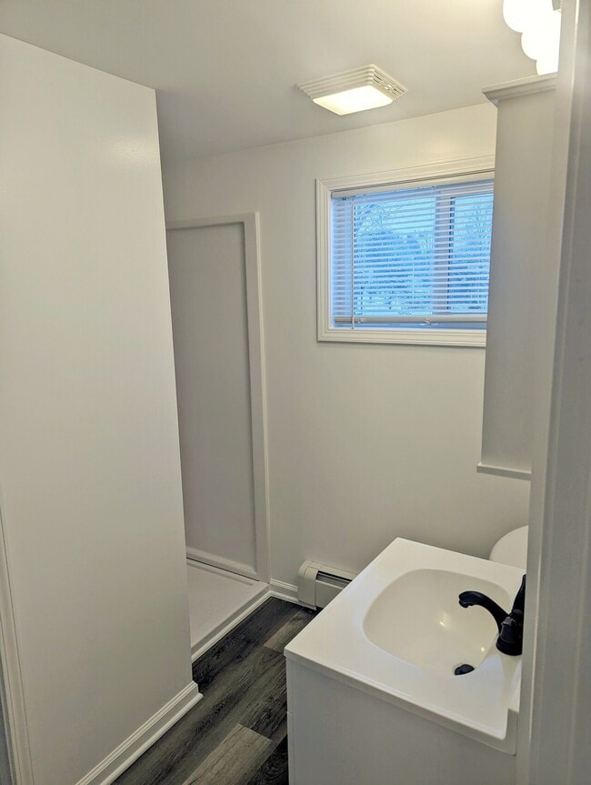 Building Photo - 868 S Huron