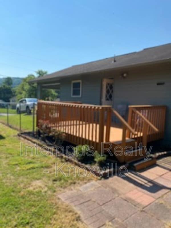 Foto del edificio - 6517 Bay Cir Dr