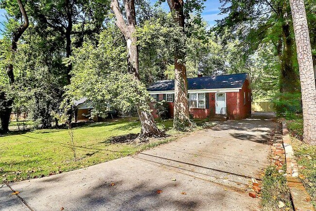Building Photo - Charming 3BD/1BA Ranch in Oakhurst