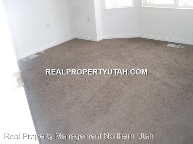 Building Photo - 3 br, 1.5 bath House - 491 WALL AVE