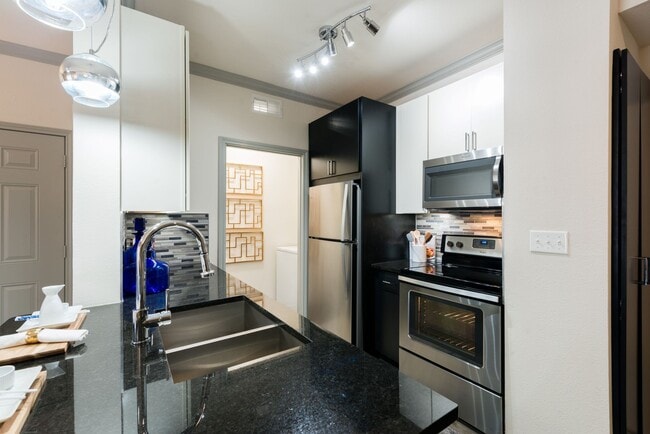 Building Photo - Oak Row North Dallas