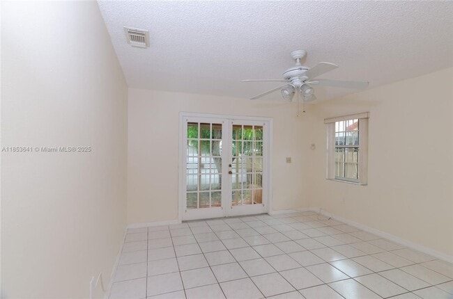 Foto del edificio - 3373 SW 28th Terrace