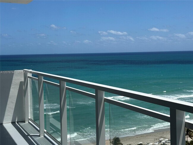Foto del edificio - 2030 S Ocean Dr