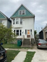 Building Photo - 562 Fargo Ave