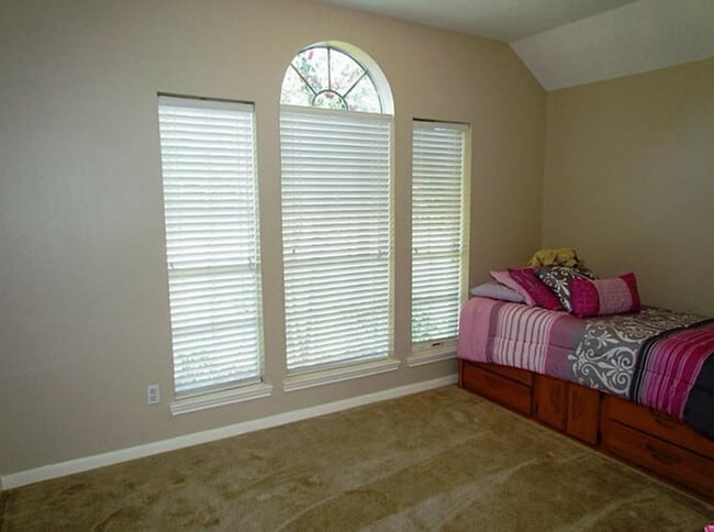 Foto del edificio - 14715 Chapelbrook Ln