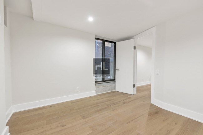 Foto del edificio - 226 E 25th St