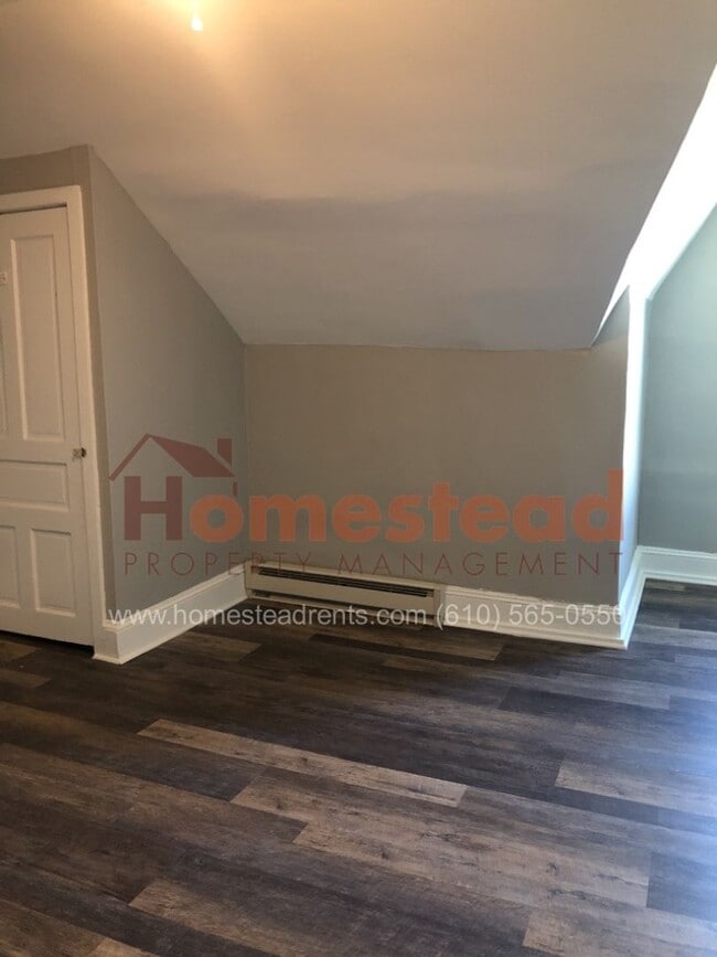 Foto del edificio - 107 S 4th St