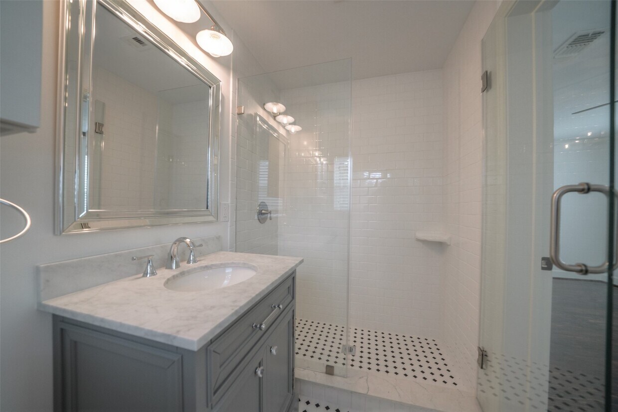 Foto principal - 811 Woodard St