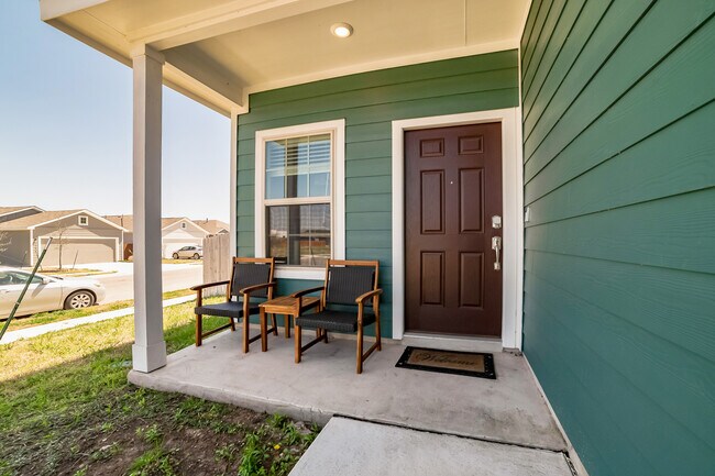 Building Photo - 3301 Breckenridge Dr