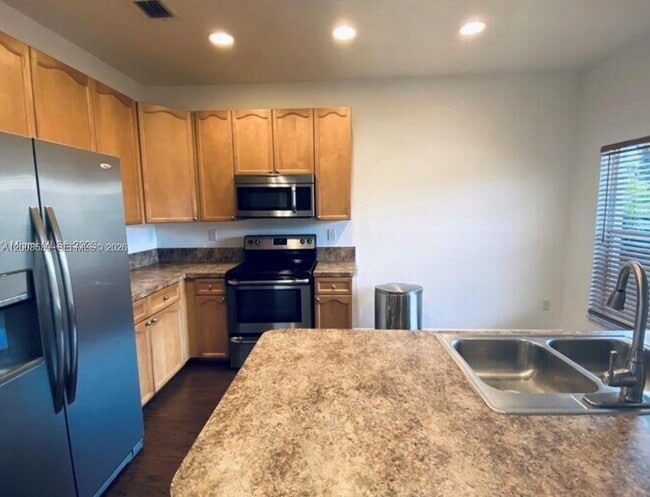 Foto del edificio - 3164 Merrick Terrace