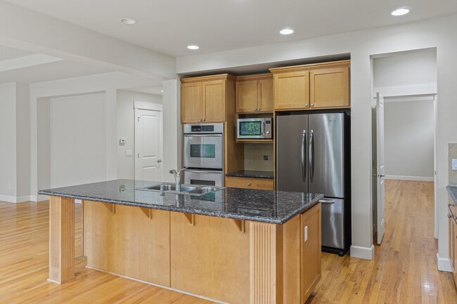 Building Photo - 17212 NE 117th Way