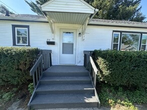 Building Photo - 231 Sheridan Dr