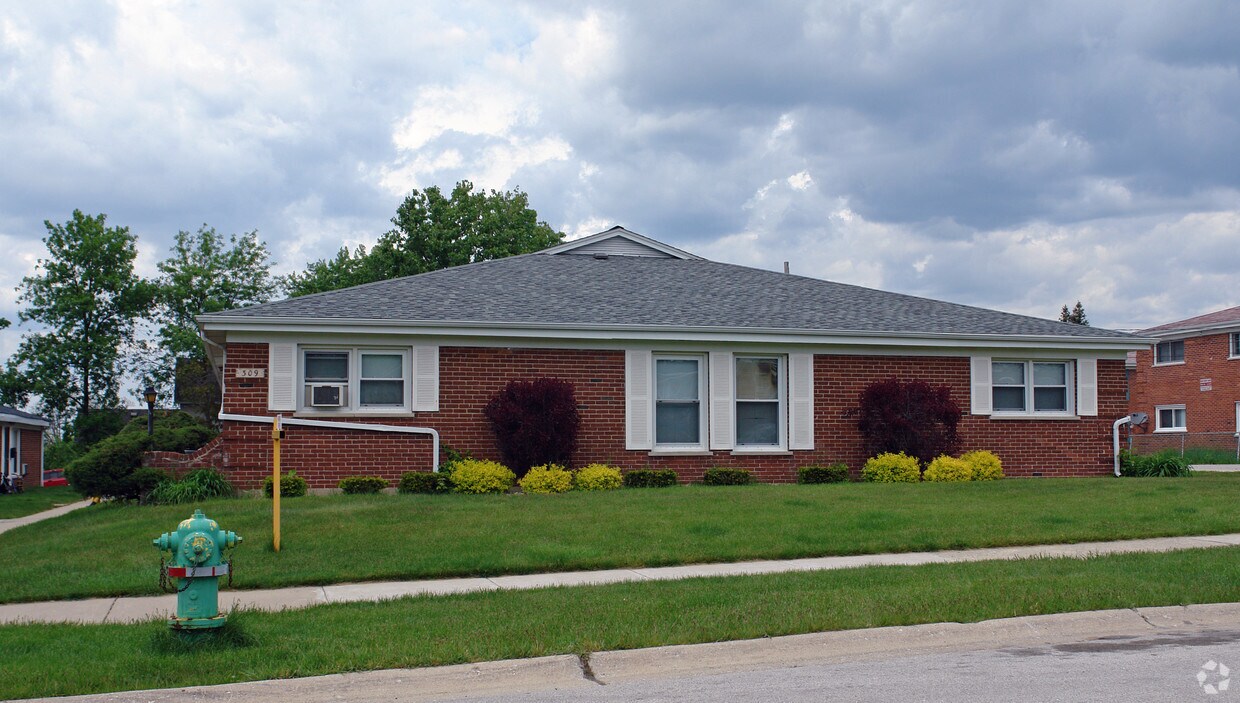 Primary Photo - Short Street Apartments