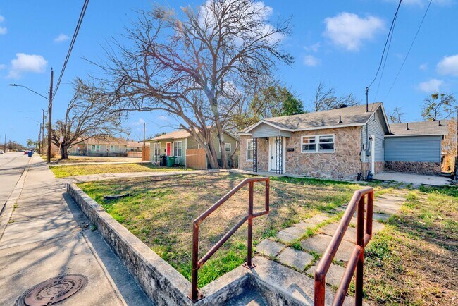 Foto del edificio - Cozy 3 Bed 2 Bath- Newly Renovated Home in Downtown San Antonio!