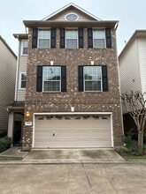 Building Photo - 2614 Enclave At Shady Acres Ct