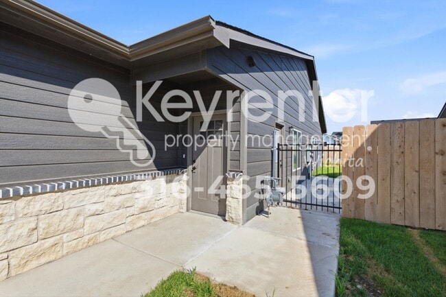 Building Photo - 12826 W Red Rock St