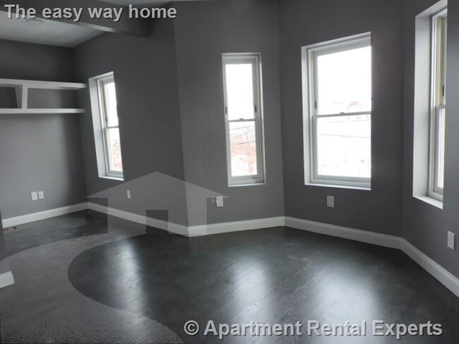 Building Photo - East Somerville 2 Bedroom - In Unit Laundr...