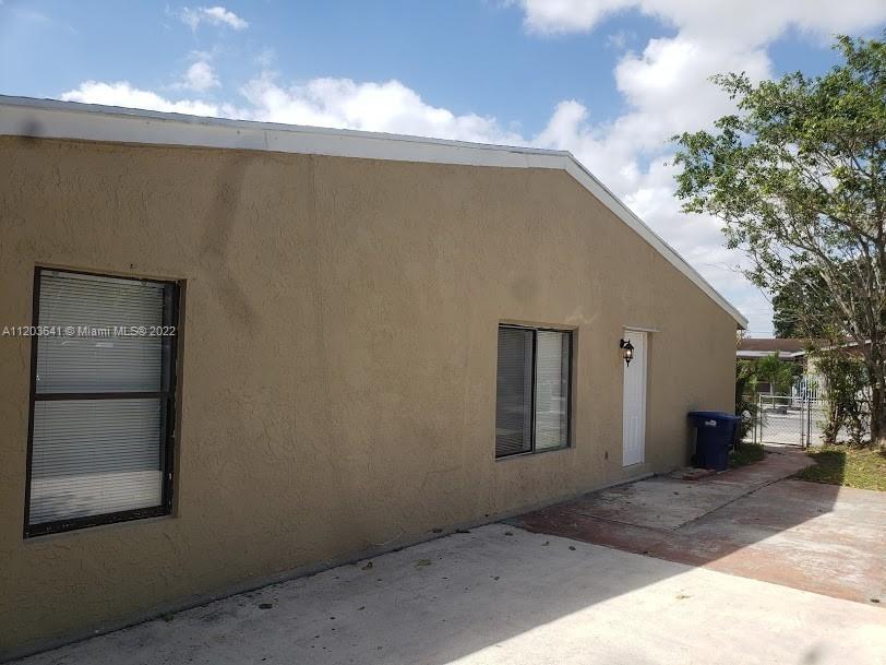 Primary Photo - 21357 NW 39th Ave