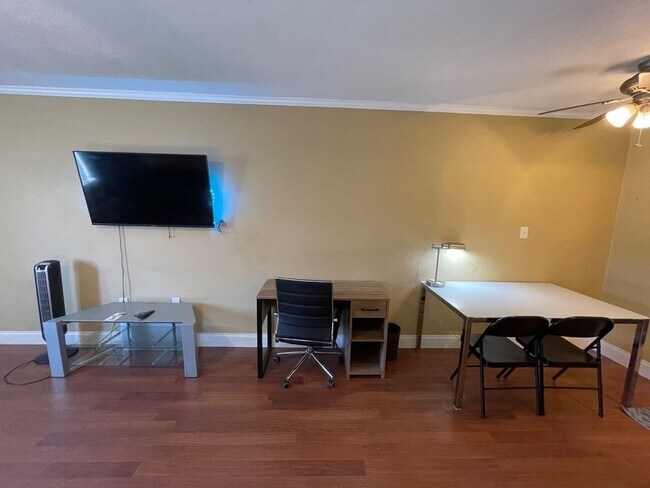 Foto del edificio - 405 Dunwoody St