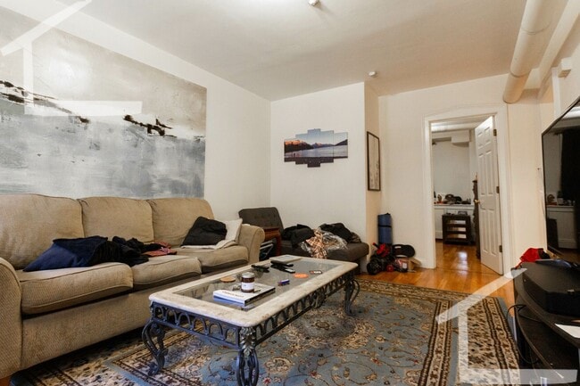 Building Photo - No Brokers Fee, No Security Deposit, Garden Level Unit, heat, Hot Water Included, Laundry on a Site