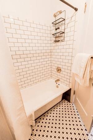 Building Photo - 1515 Bellevue Ave