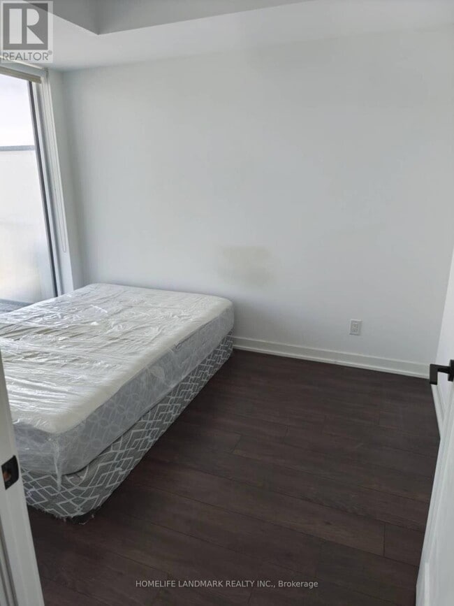 Building Photo - 5 Defries St