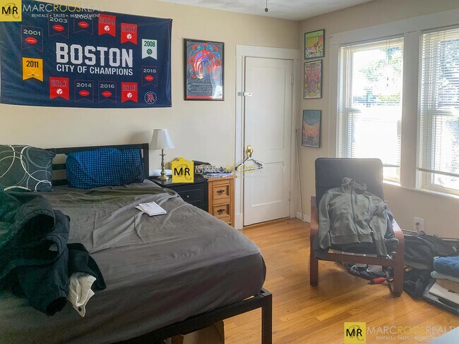 Foto del edificio - 58 Buzzells Ln