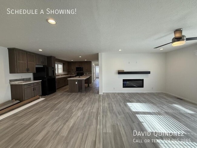 Building Photo - 6916 Country Ln