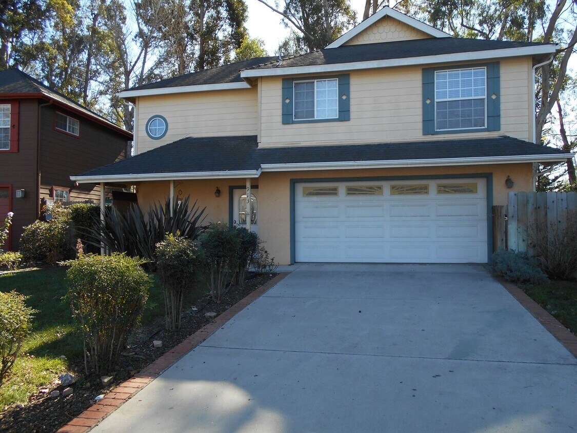 Foto principal - Clean and Comfortable Home - Attached Garage