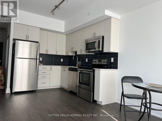 Photo du bâtiment - 7900 Bathurst St